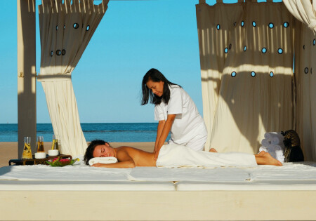 BLUESTYLE_EGYPT_hotel_Premiere_Le_Reve_Beach Massage