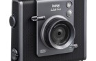 Fujifilm představil prémiový hybridní instantní fotoaparát instax WIDE Evo, který si rozumí i s mobily